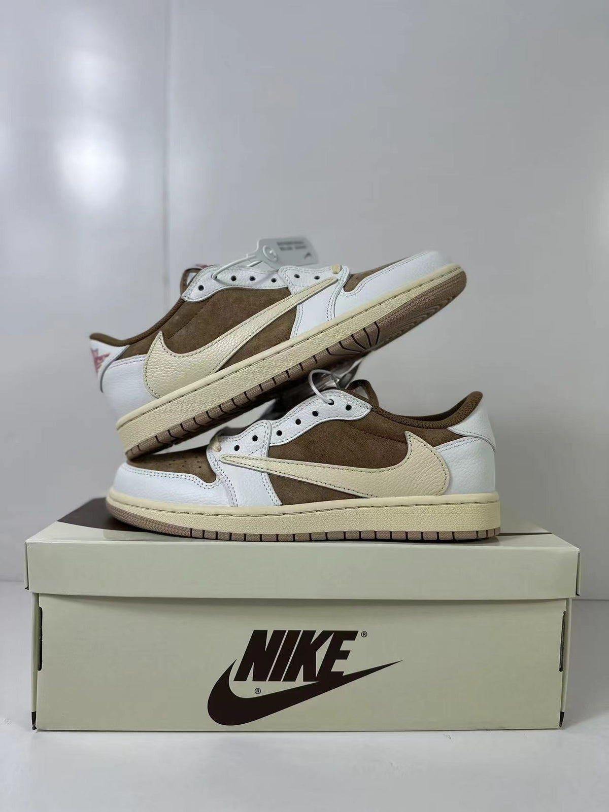 Travis Scott x Air Jordan 1 Low Reverse Mocha Pink DM7866-106