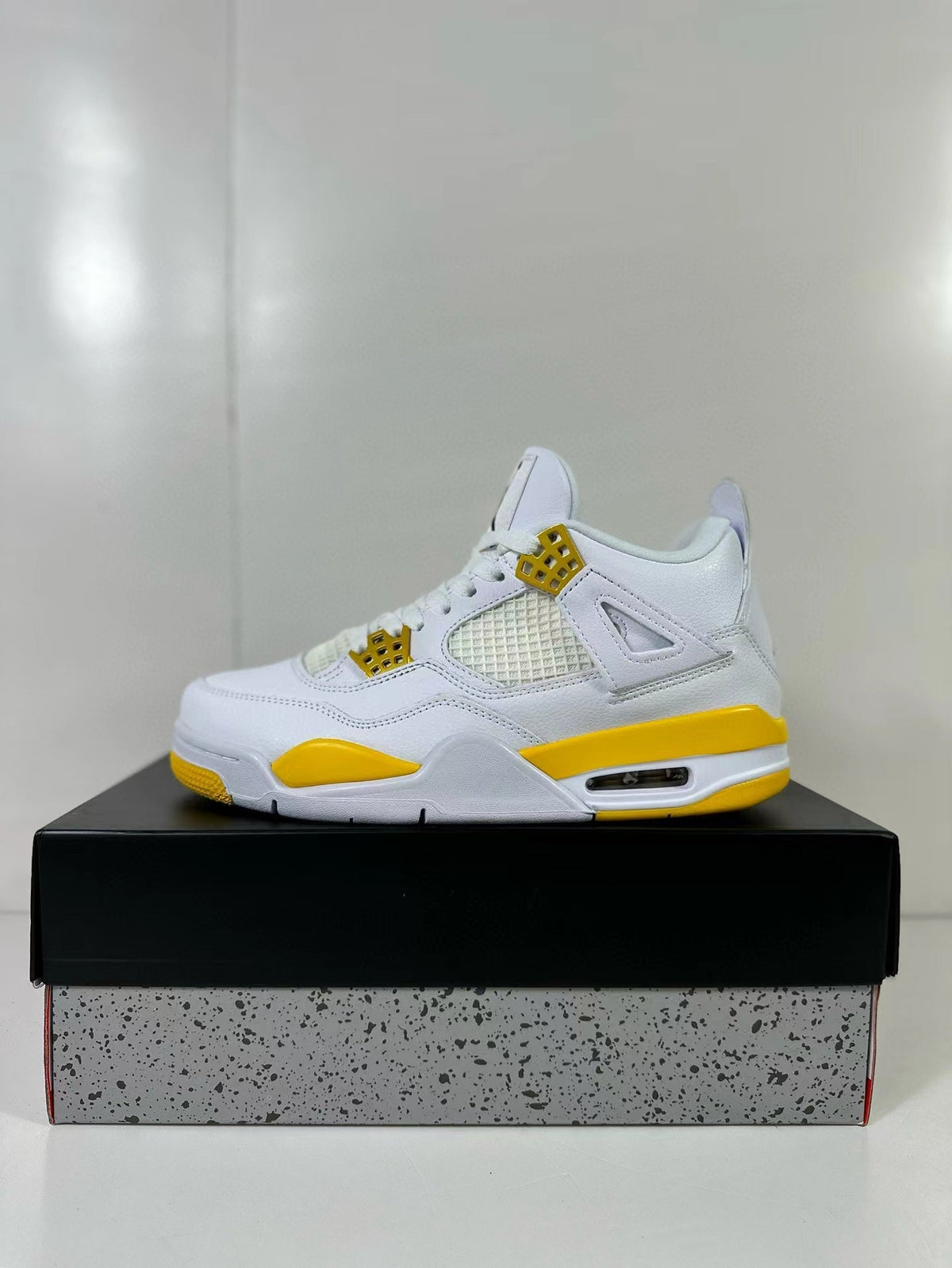 Jordan Air Jordan 4 White Yellow Sneakers AQ9129-102