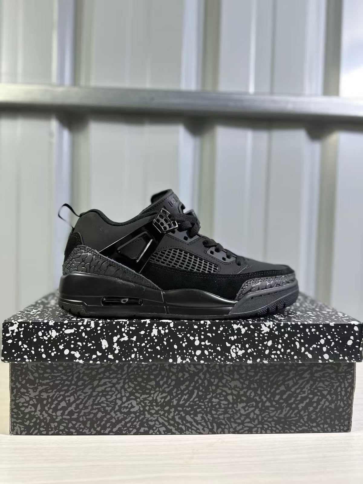 Jordan Spizike Low Black Sneakers FQ17