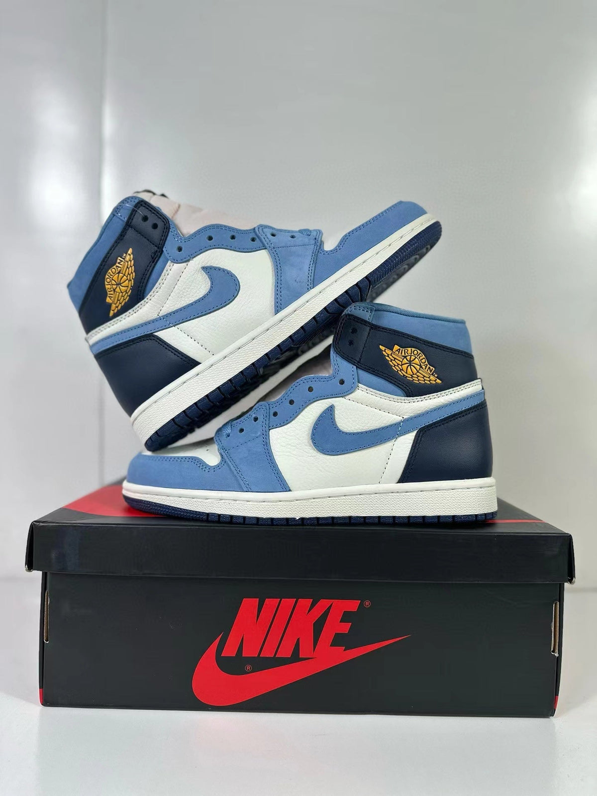 Jordan Air Jordan 1 High OG Blue White FD2596-400