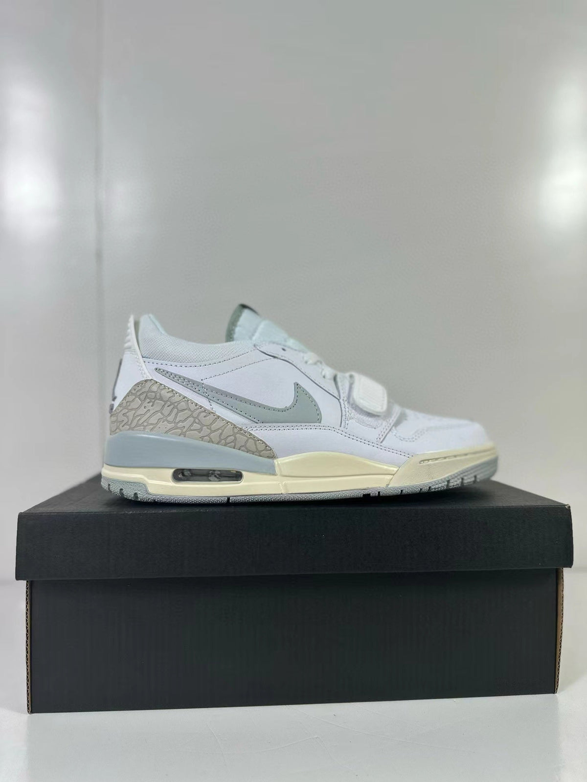 Jordan Legacy 312 Low Silver Yellow Sneakers HJ3480-101