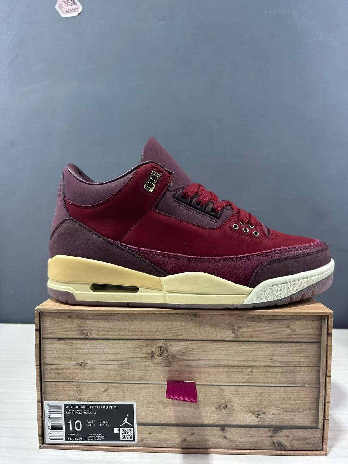 Jordan Air Jordan 3 Retro OG Burgundy Sneakers IO7744-600