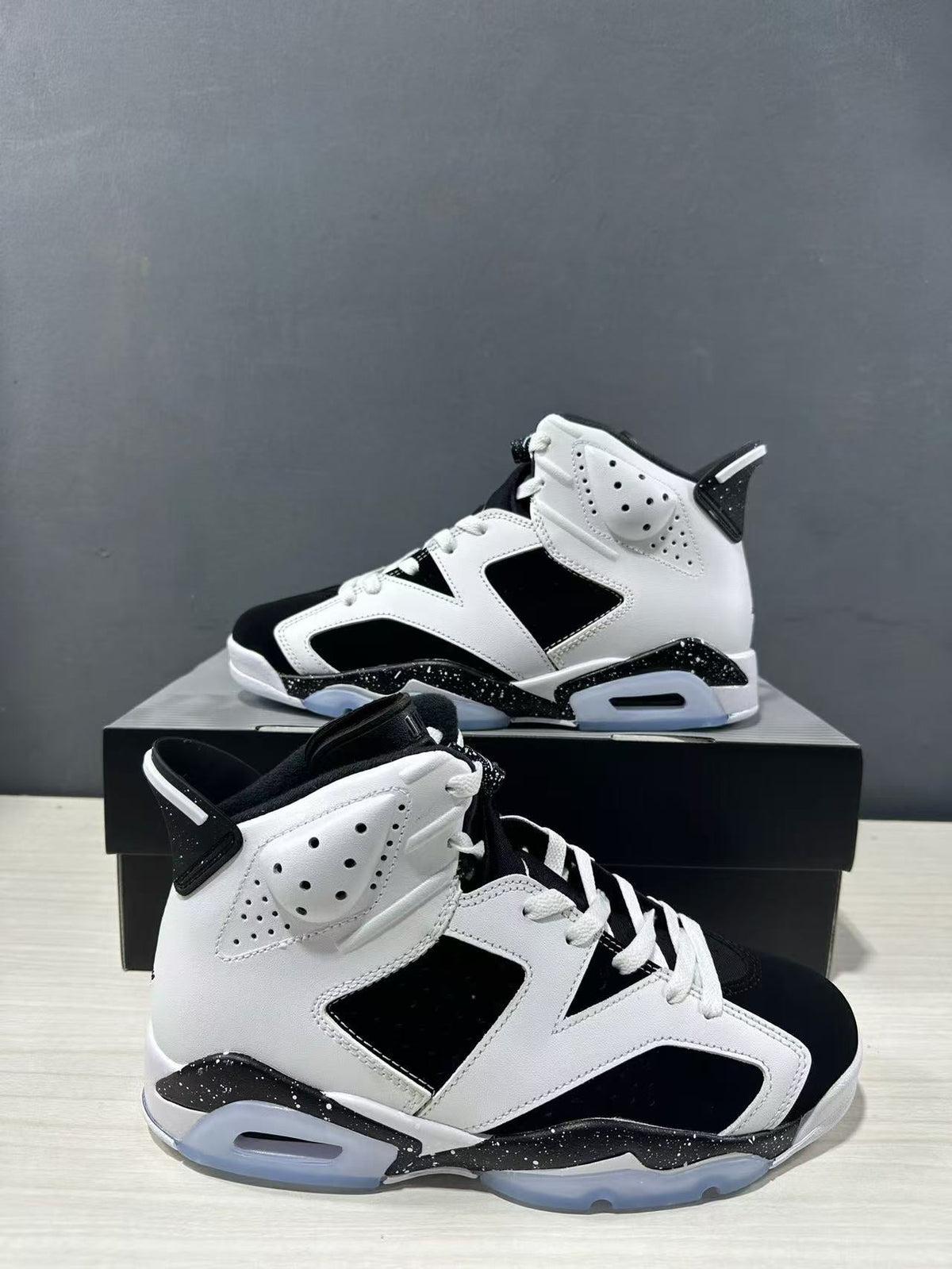 Jordan Air Jordan 6 Reverse Oreo Sneakers White Black CT8529-108