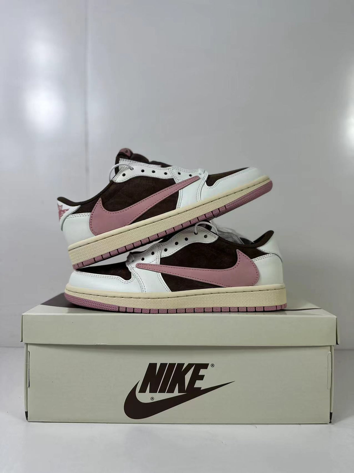 Jordan 1 Low Travis Scott Brown White Pink DZ4137-206