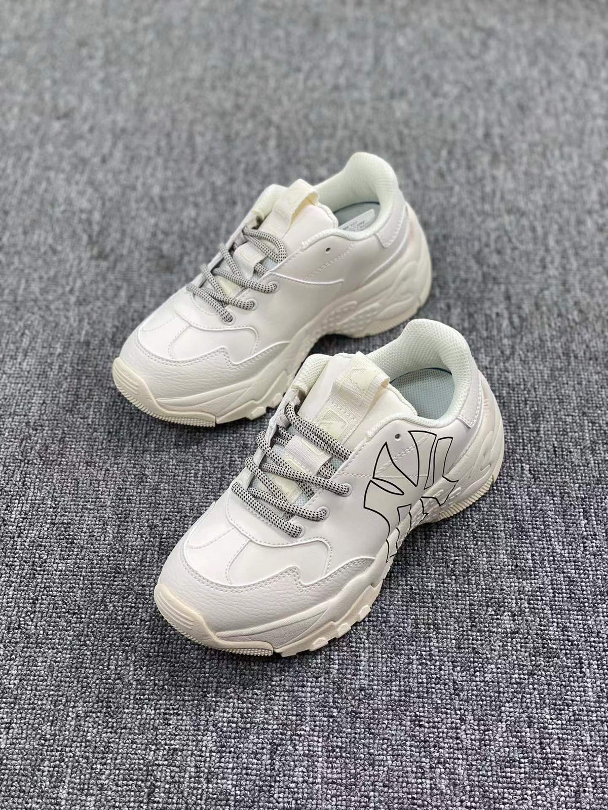 MLB Chunky Low-Top Sneakers in White