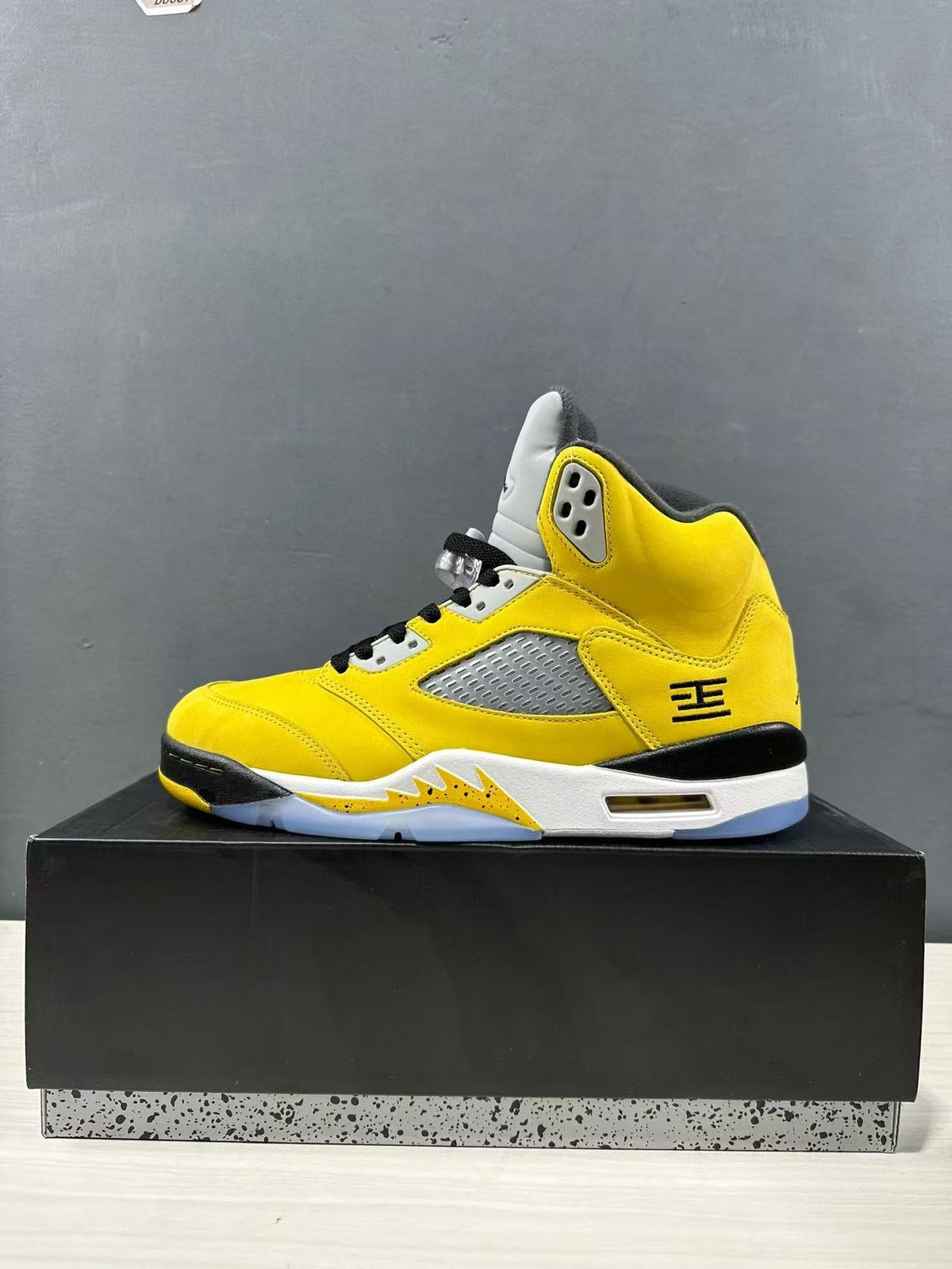 Jordan Air Jordan 5 Retro Tokyo Yellow Sneakers IO3372-700
