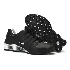 Nike Shox NZ Low-Top Sneakers