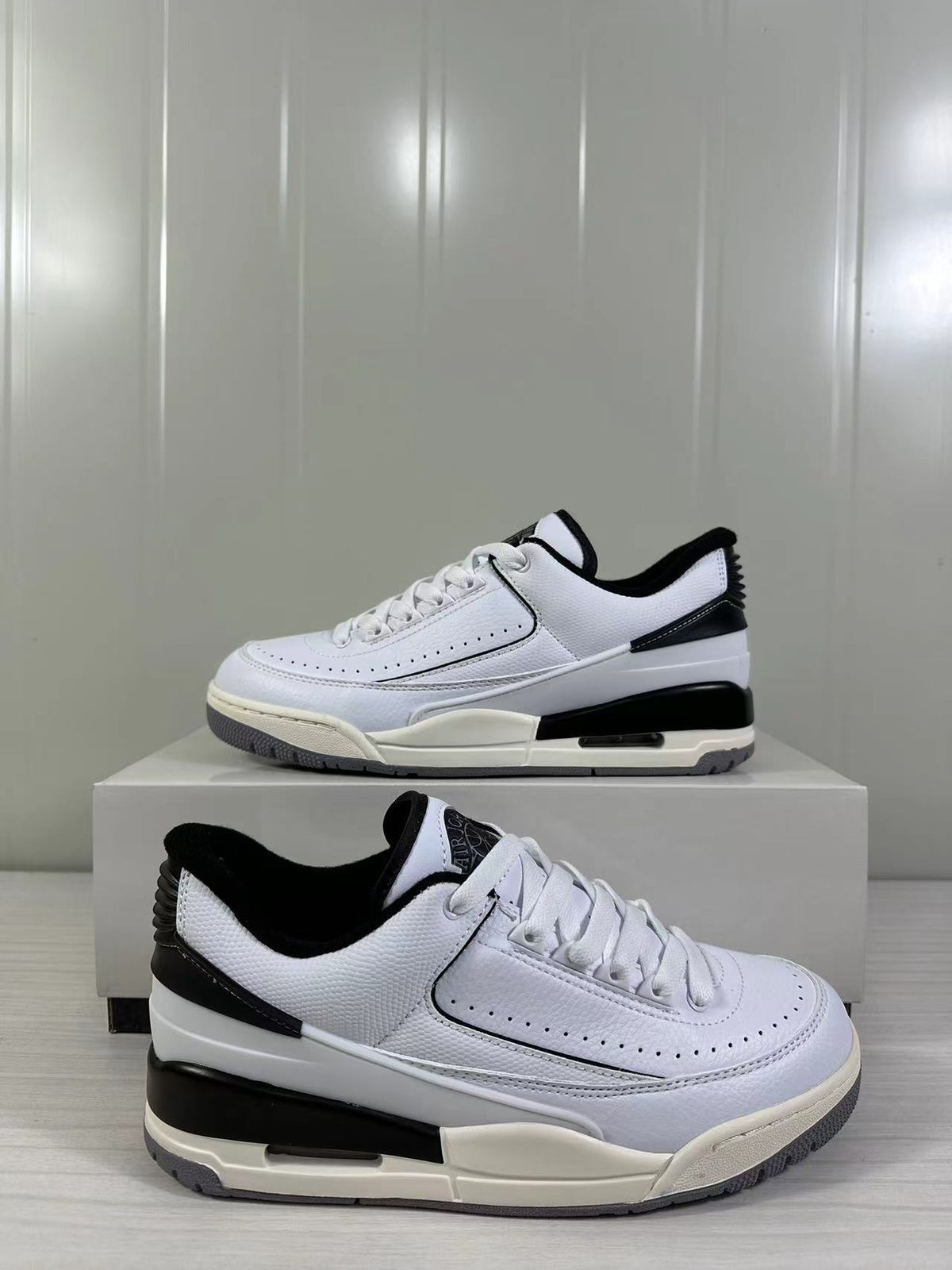 Jordan Air Jordan 2/3 Low Sneakers White Black FD0383-100