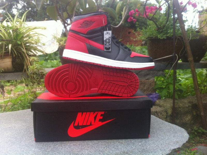 Jordan 1 High Black Red Men's Basketball Shoes 555088-123