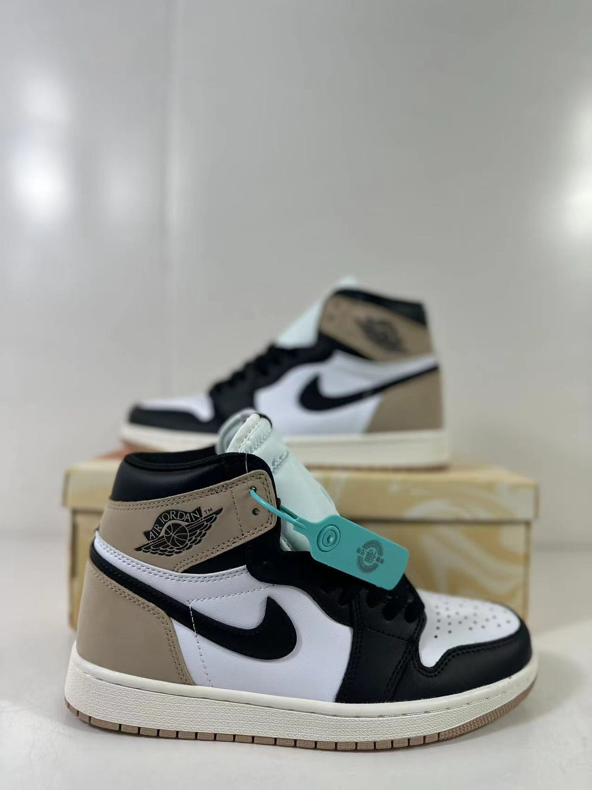 Jordan Air Jordan 1 High OG Sneakers Brown Black FD2596-021