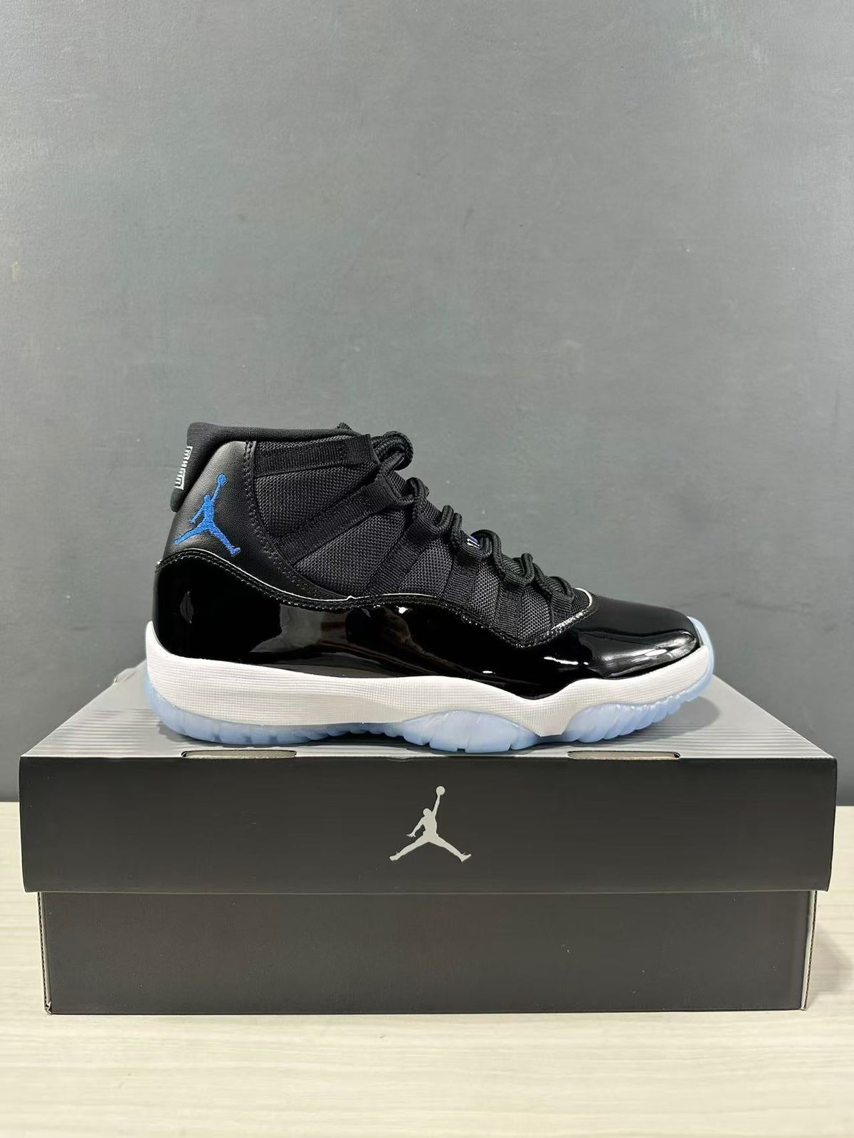 Jordan Air Jordan 11 Retro High Black Blue Sneakers CT8012-900