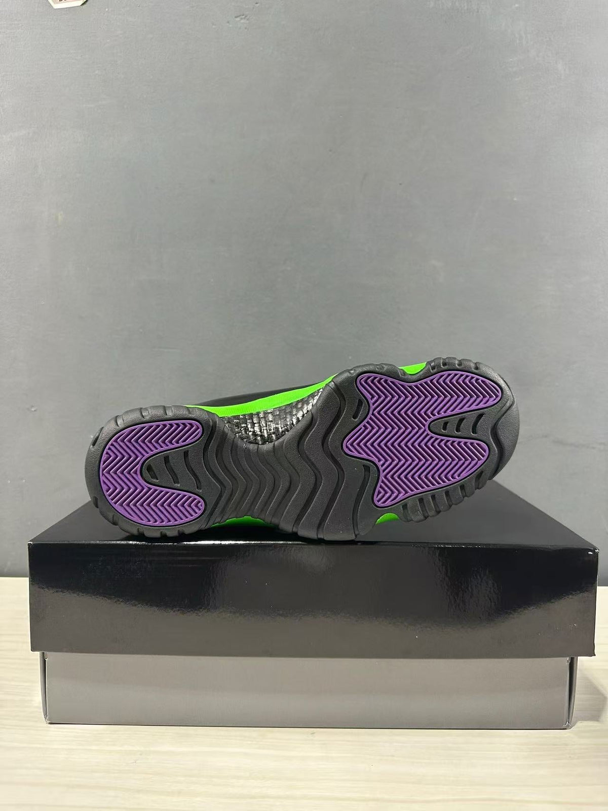 Air Jordan 11 Retro Black Green Sneakers CT8012-310
