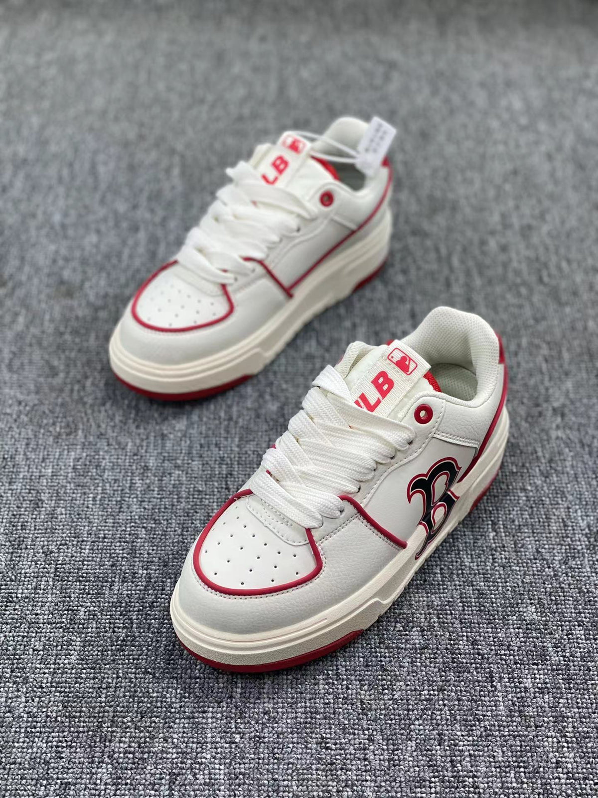 MLB Chunky Low-Top Sneakers in White