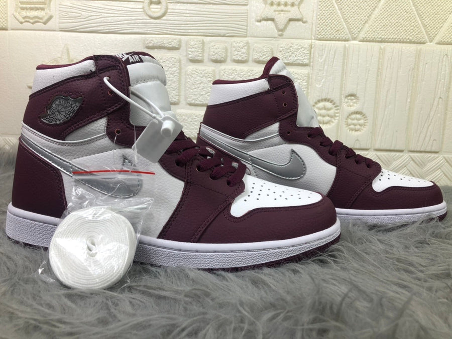 Nike Air Jordan 1 Retro High OG Bordeaux Sneakers 555088-611