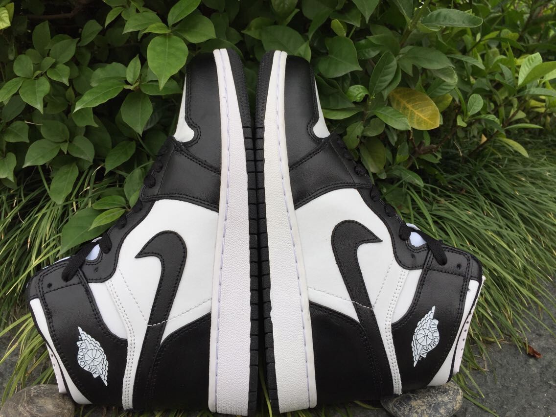Jordan 1 High Black and White Women's Sneakers