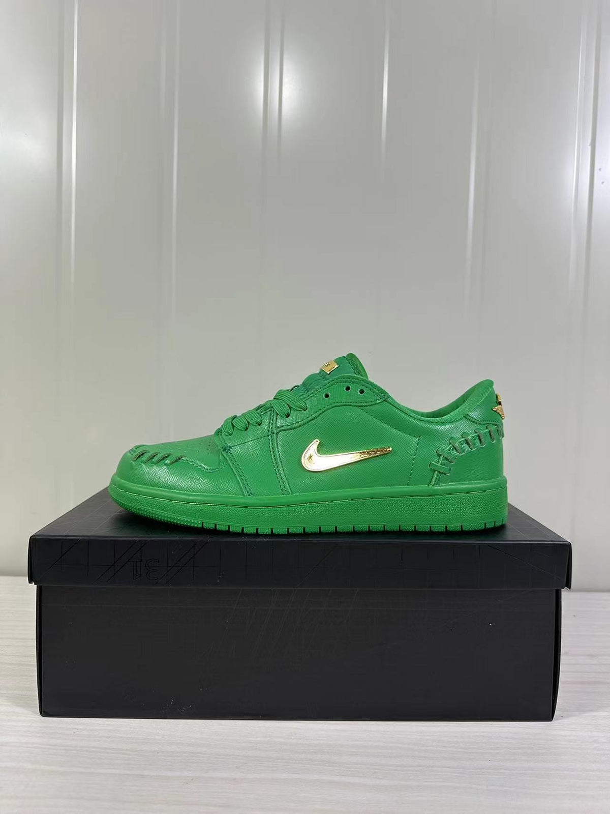 Jordan Air Jordan 1 Low Green FN5032-300 Sneakers