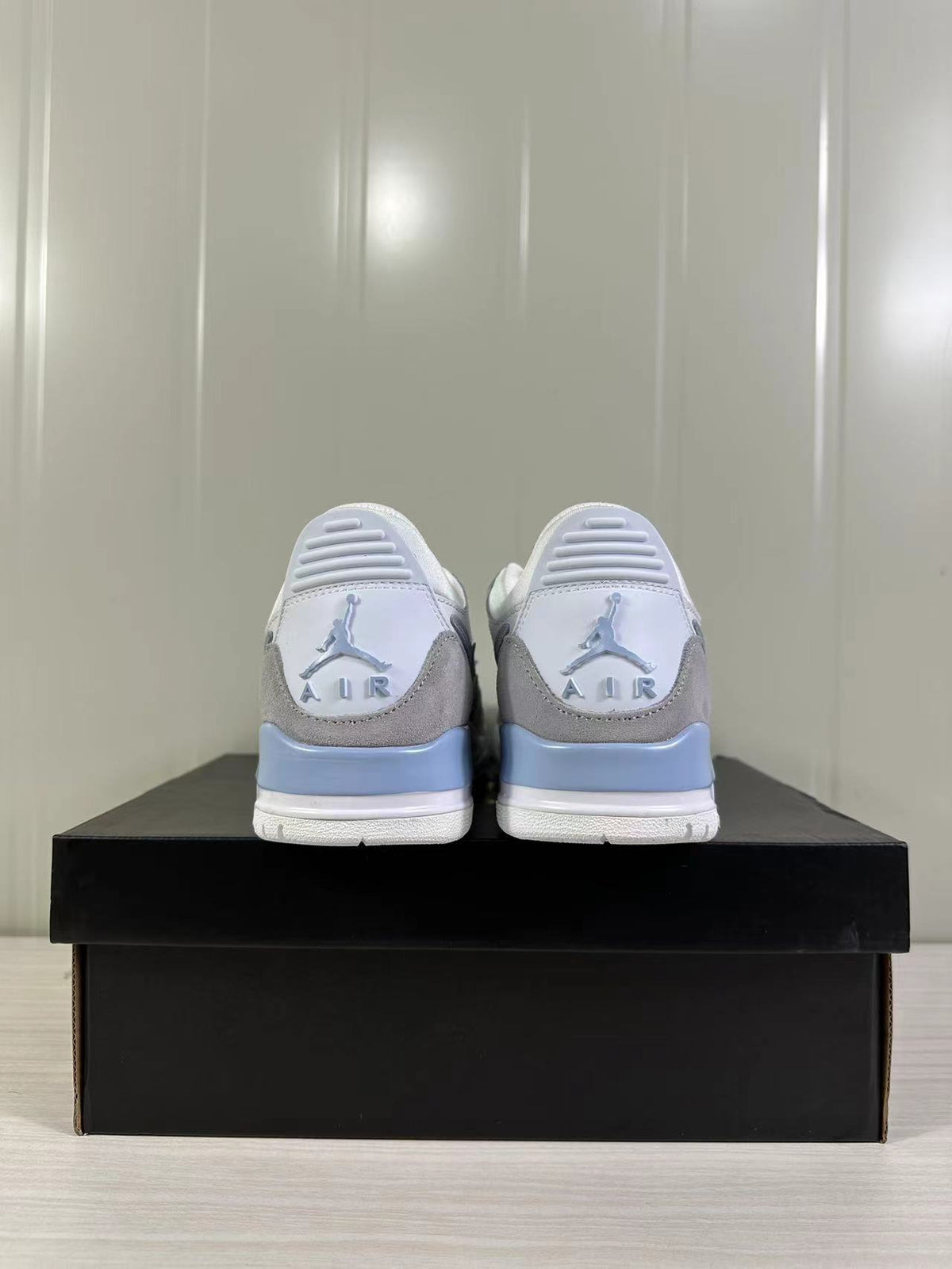 Jordan Legacy 312 Low Glacier Blue Sneakers HQ1190-101