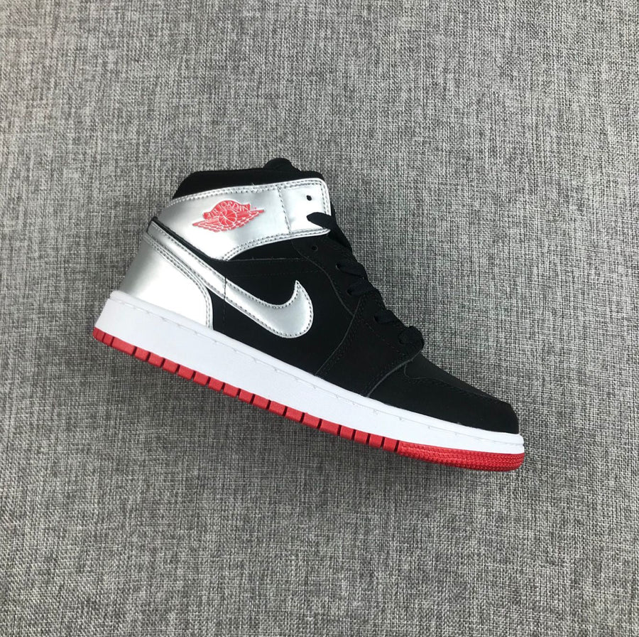 Air Jordan 1 Mid SE GS Black Silver Sneakers 554725-057