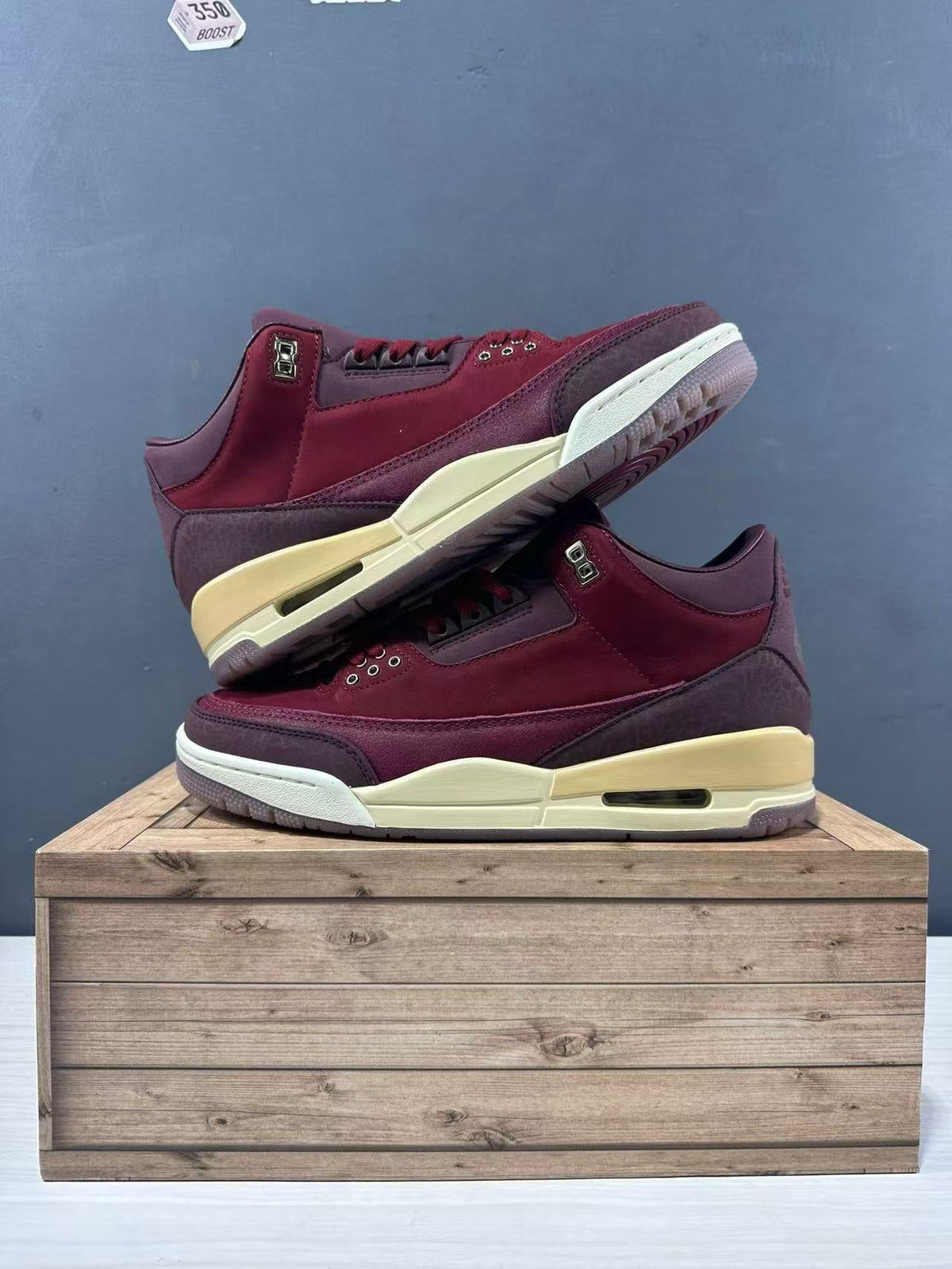 Jordan Air Jordan 3 Retro OG Burgundy Sneakers IO7744-600