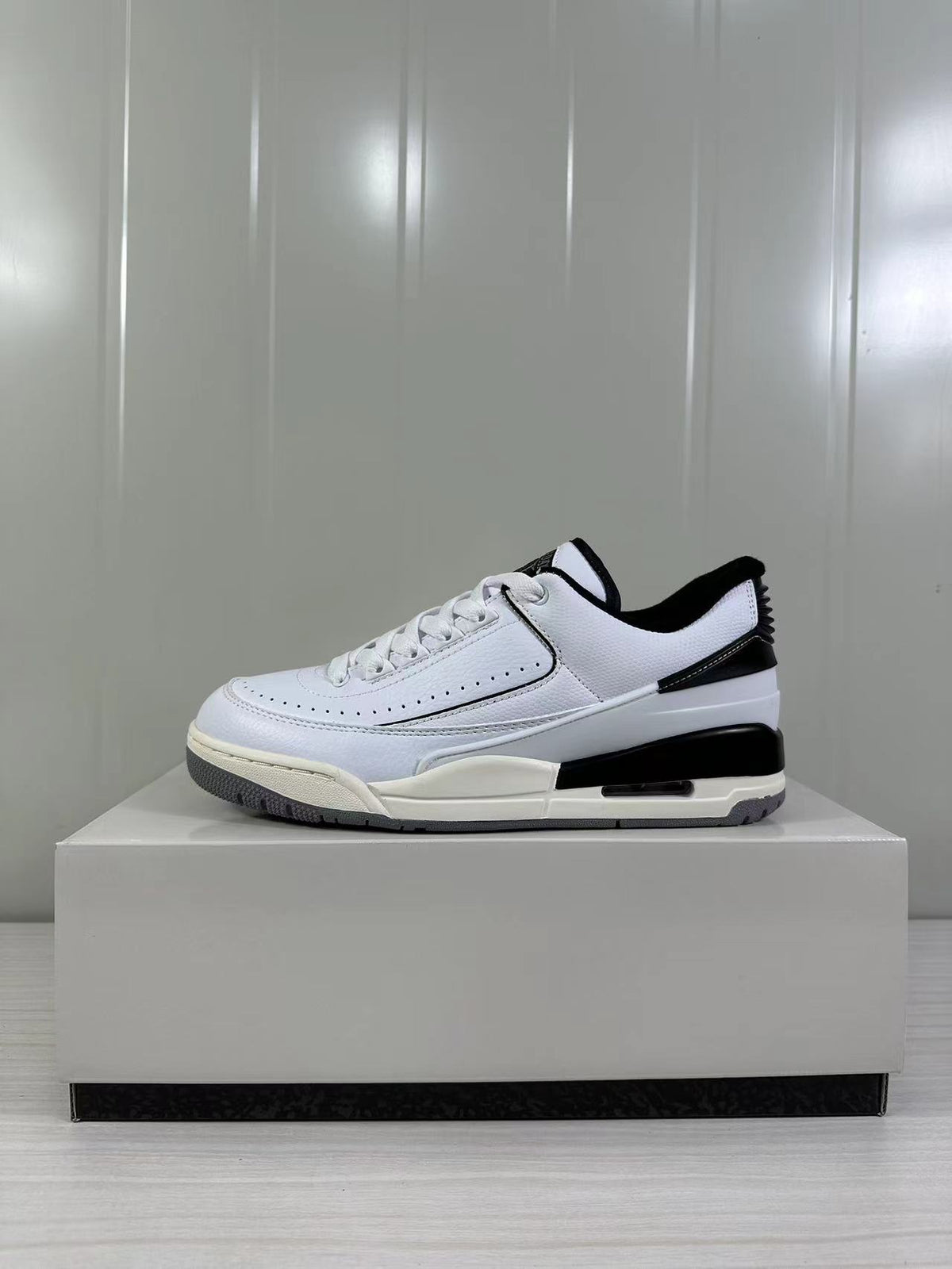 Jordan Air Jordan 2/3 Low Sneakers White Black FD0383-100