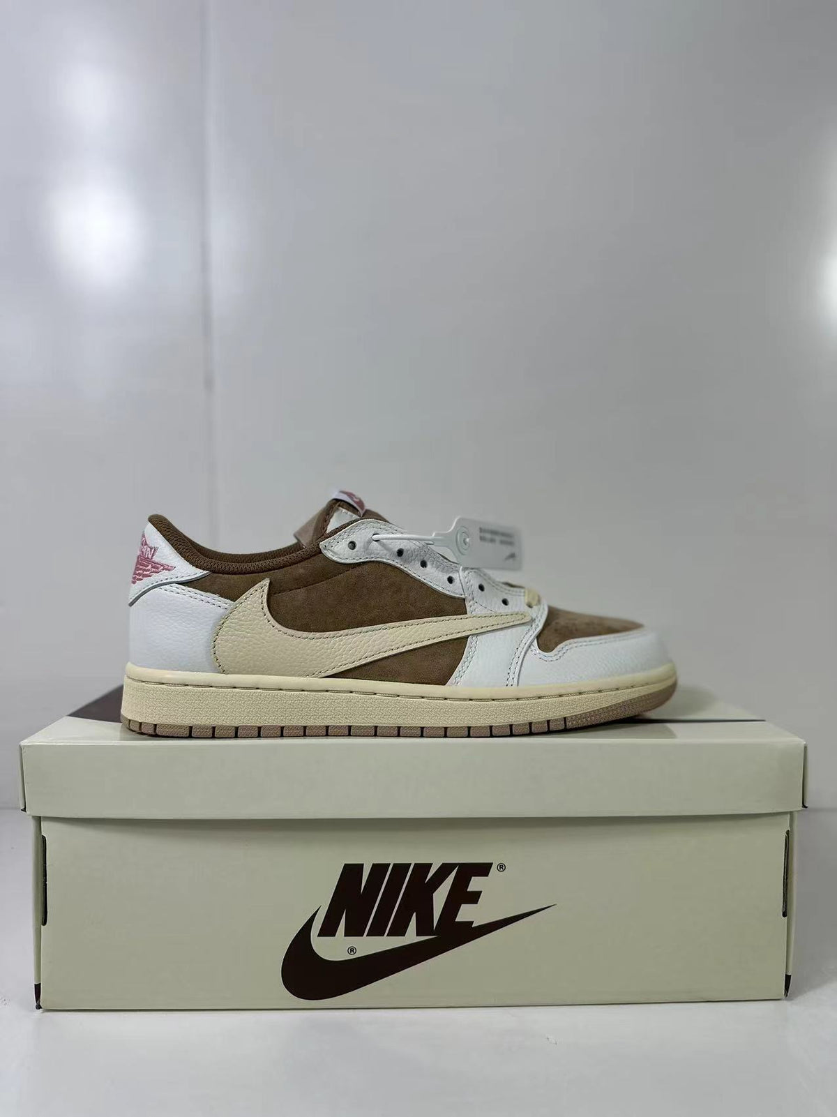 Travis Scott x Air Jordan 1 Low Reverse Mocha Pink DM7866-106