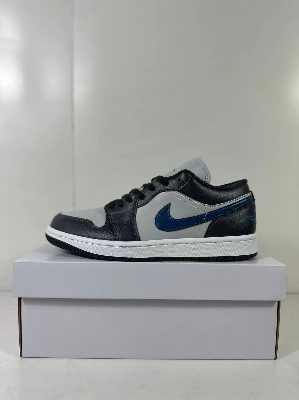 Jordan Air Jordan 1 Low Black Grey Blue DC0774-040