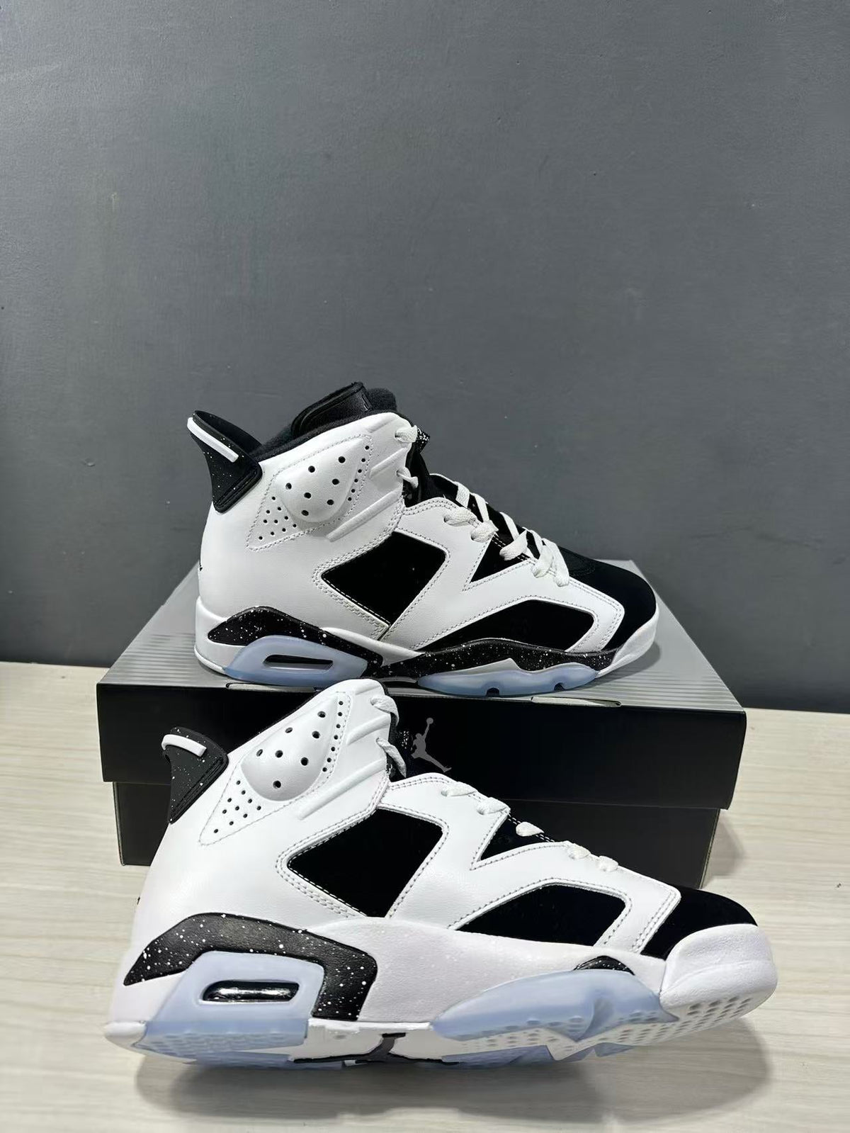 Jordan Air Jordan 6 Reverse Oreo Sneakers White Black CT8529-108