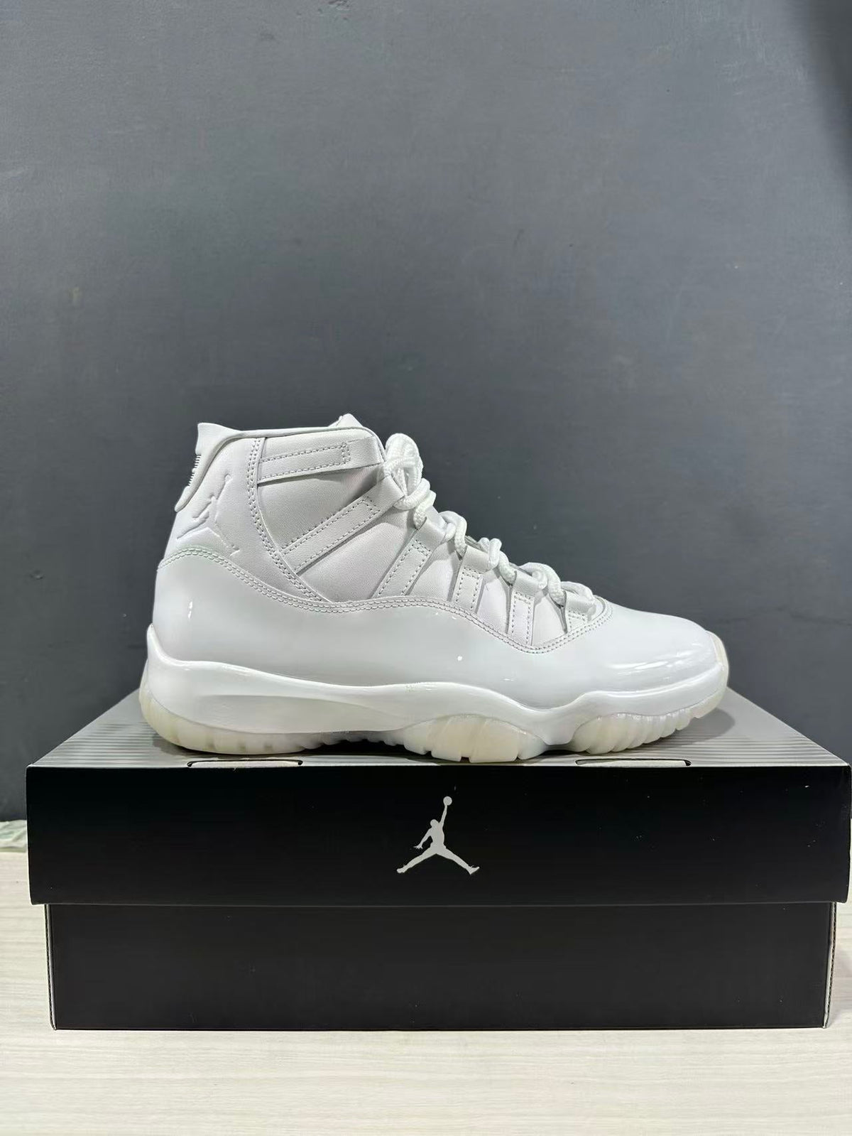 Jordan Air Jordan 11 Comme des Garçons White Sneakers IV7639-100