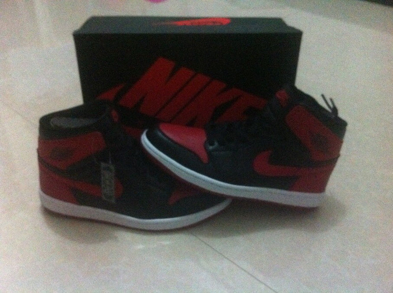 Jordan 1 High Black Red Men's Basketball Shoes 555088-123