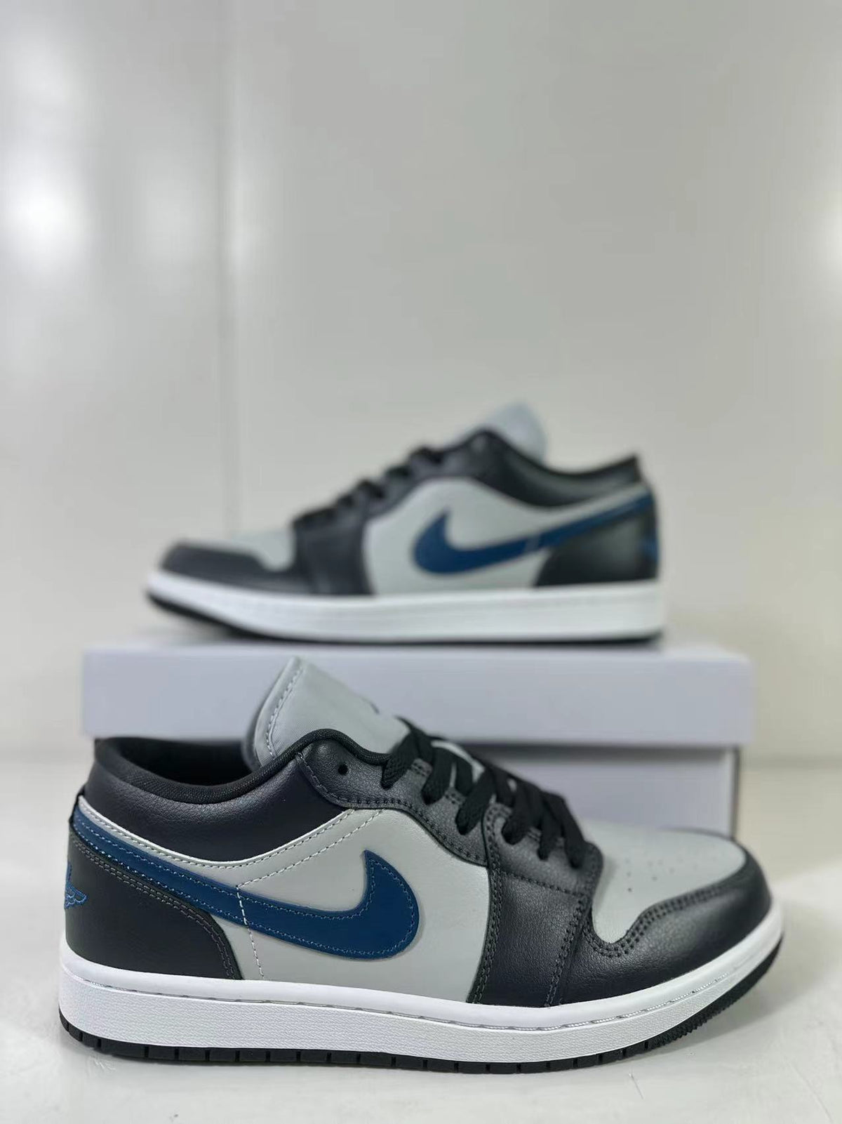 Jordan Air Jordan 1 Low Black Grey Blue DC0774-040