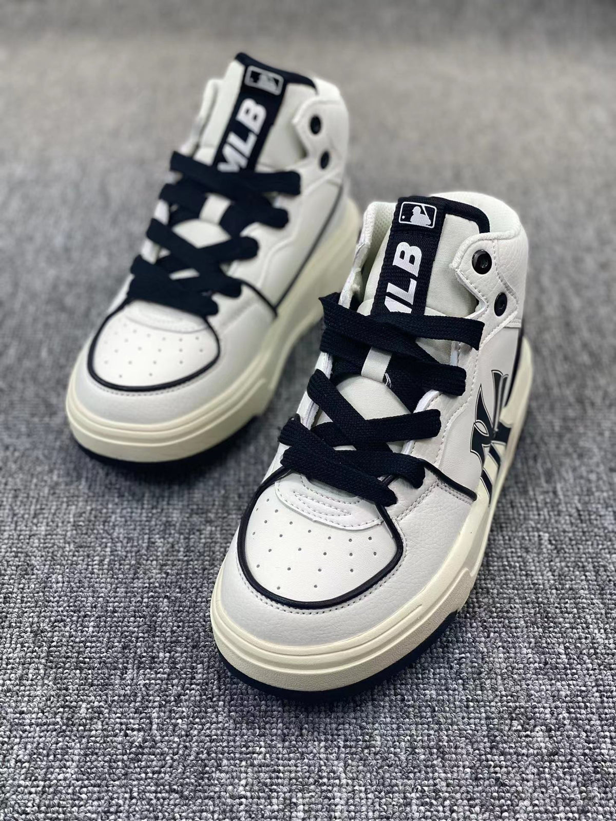 MLB Chunky Low-Top Sneakers in White