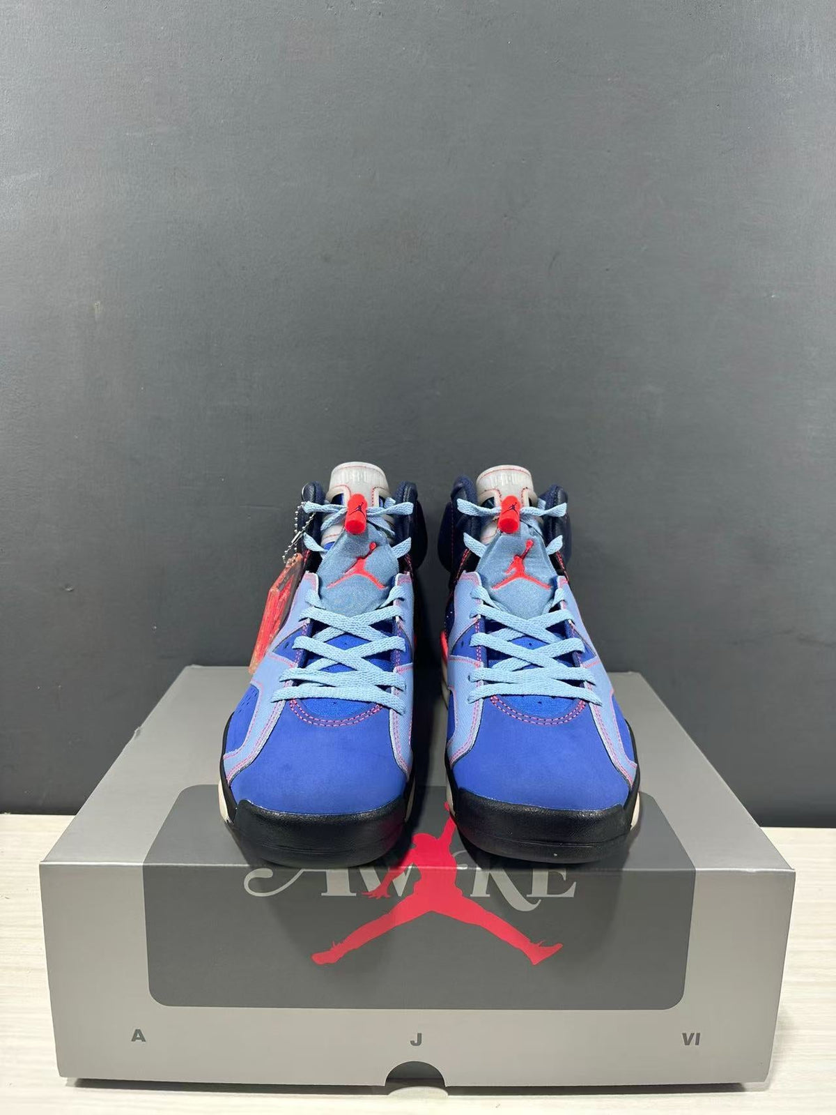 Jordan 6 Retro High-Top Sneakers Blue IQ5706-400