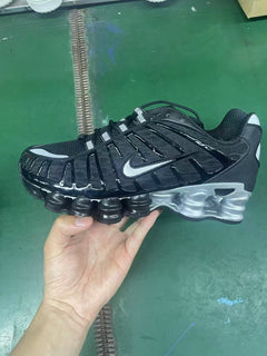 Nike Shox TL Sneakers in Black