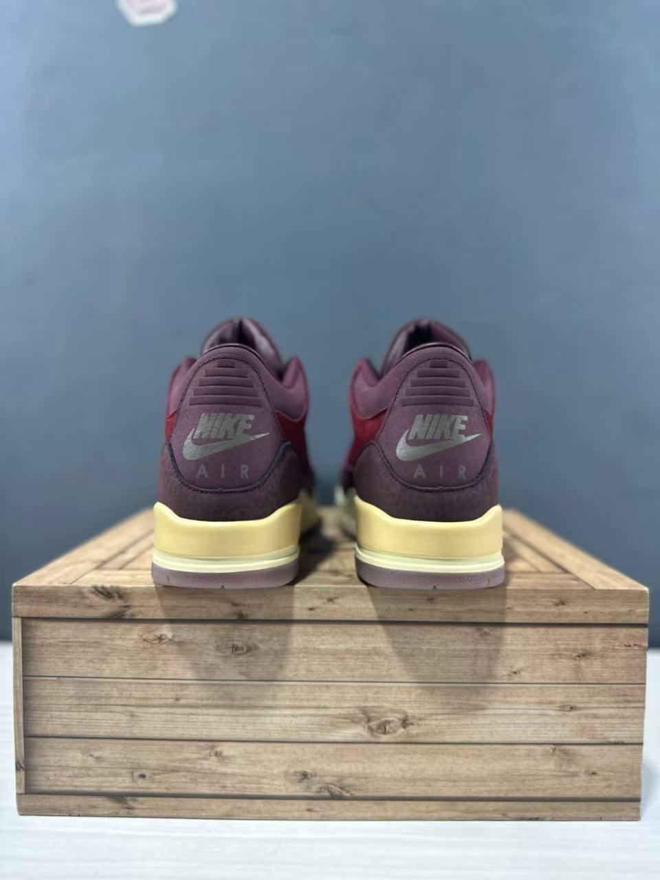 Jordan Air Jordan 3 Retro OG Burgundy Sneakers IO7744-600