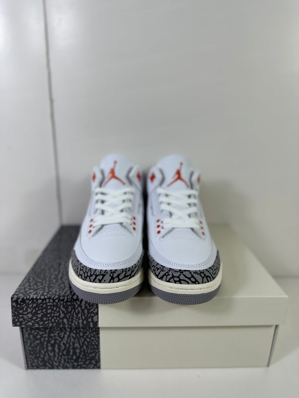 Jordan Air Jordan 3 Retro WMNS Georgia Peach Sneakers