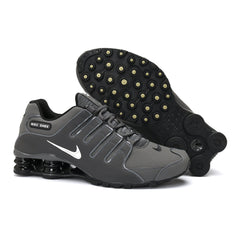 Nike Shox NZ Low-Top Sneakers