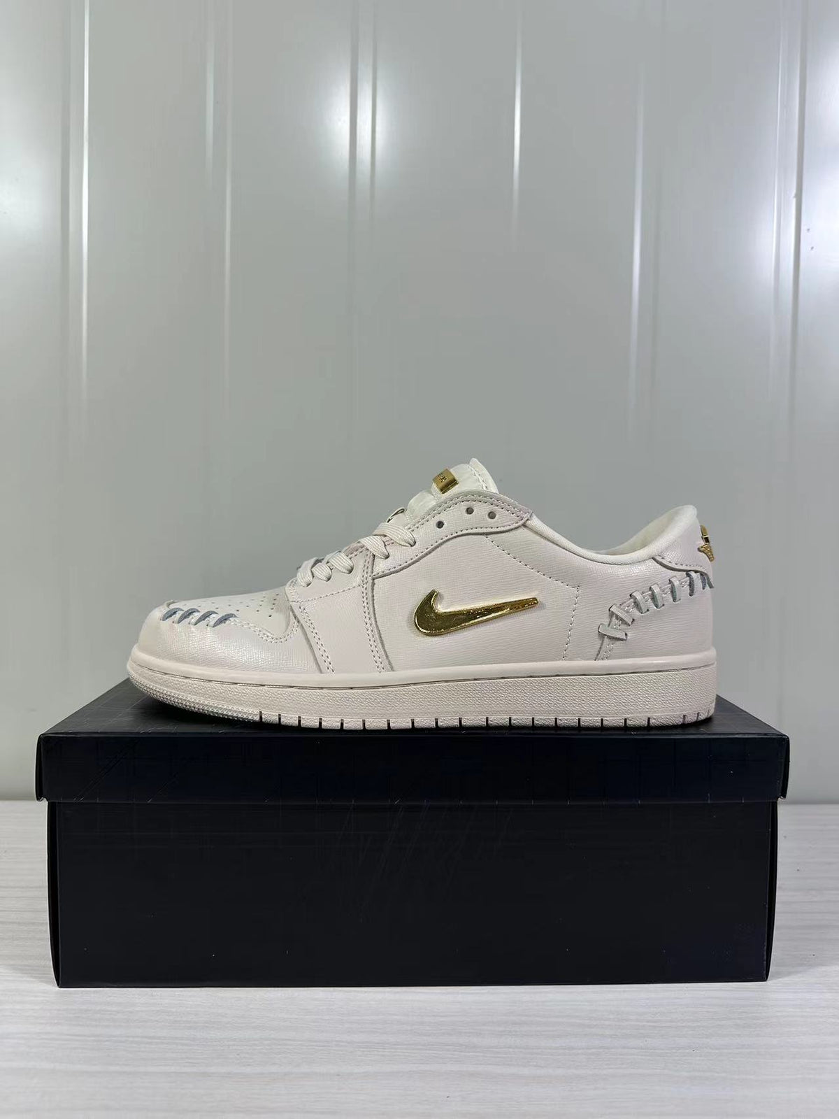 Jordan Air Jordan 1 Low White Gold FN5032-200