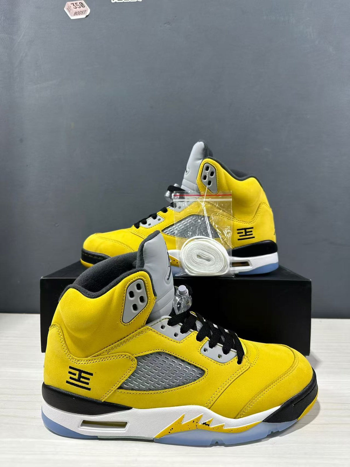 Jordan Air Jordan 5 Retro Tokyo Yellow Sneakers IO3372-700