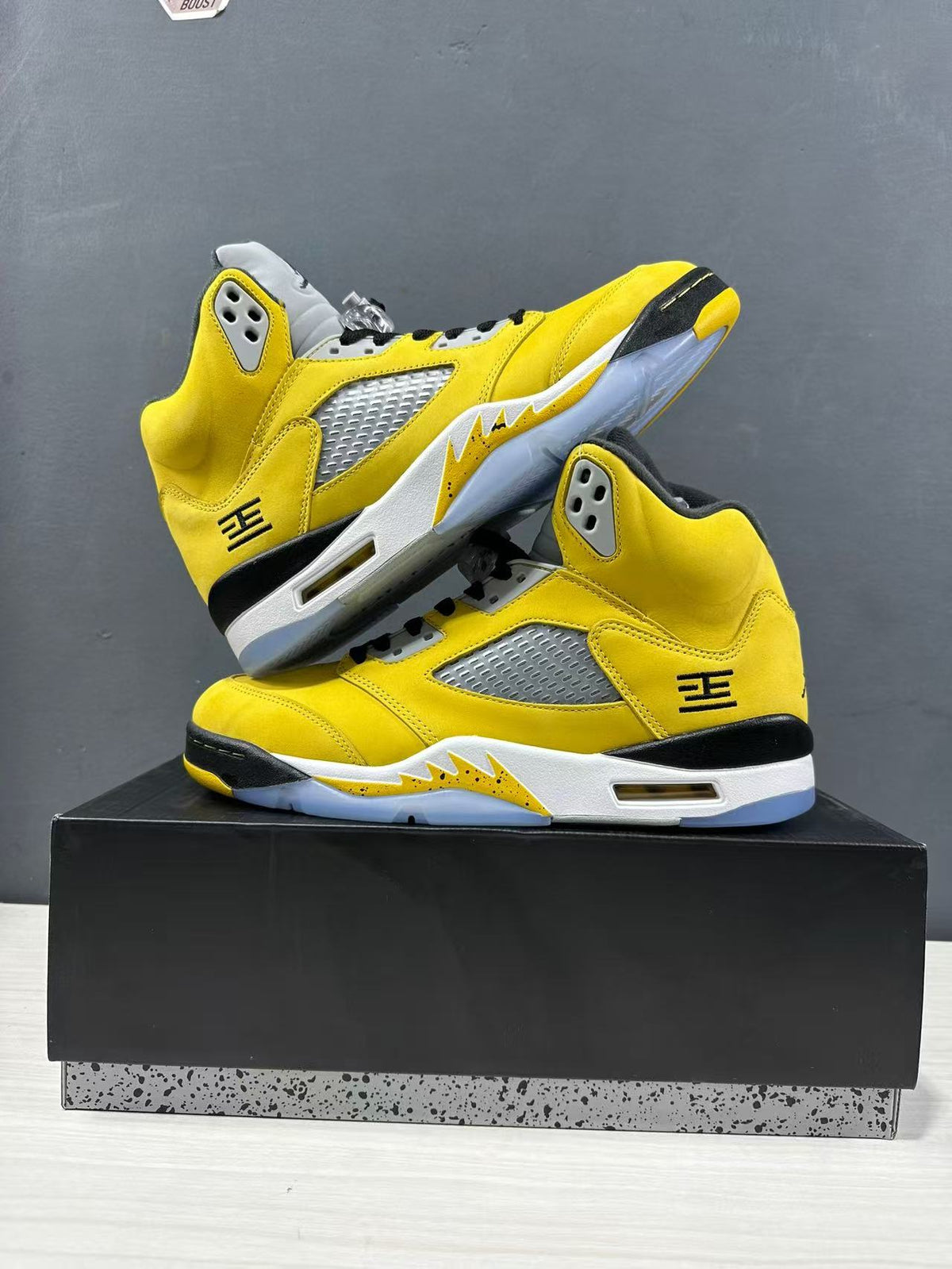Jordan Air Jordan 5 Retro Tokyo Yellow Sneakers IO3372-700
