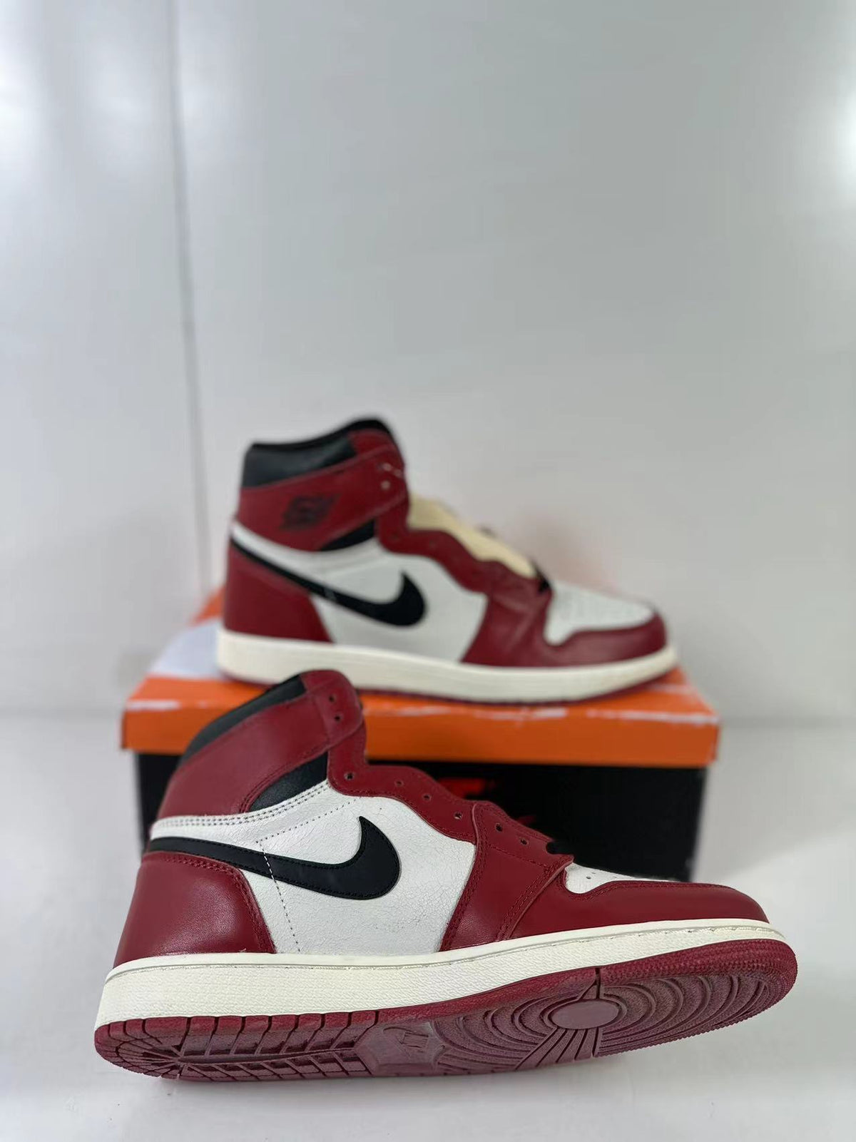 Jordan Air Jordan 1 Retro High OG Lost & Found Sneakers