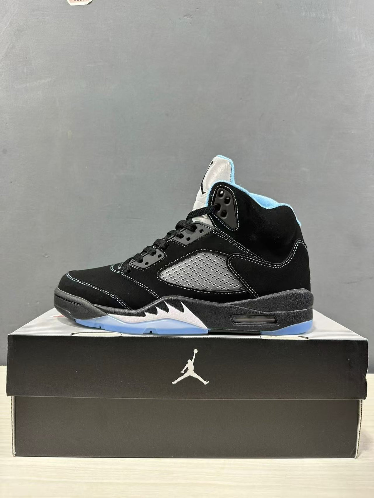 Jordan Air Jordan 5 Retro Black University Blue DD0587-008