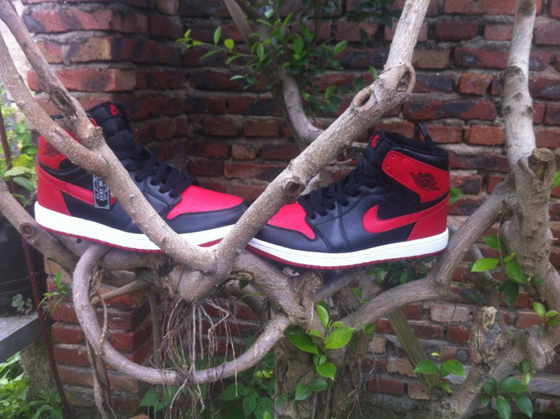 Jordan 1 High Black Red Men's Basketball Shoes 555088-123