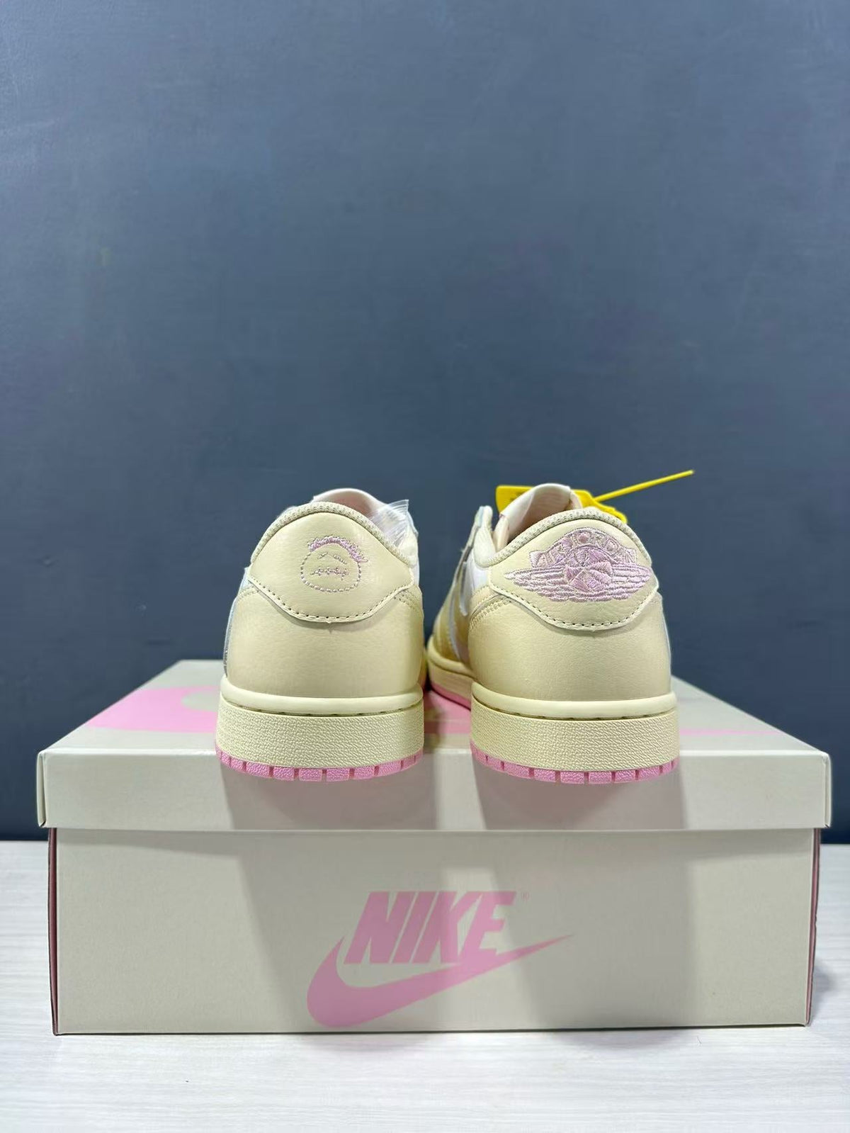 Jordan Travis Scott Air Jordan 1 Low OG Shy Pink Sneakers