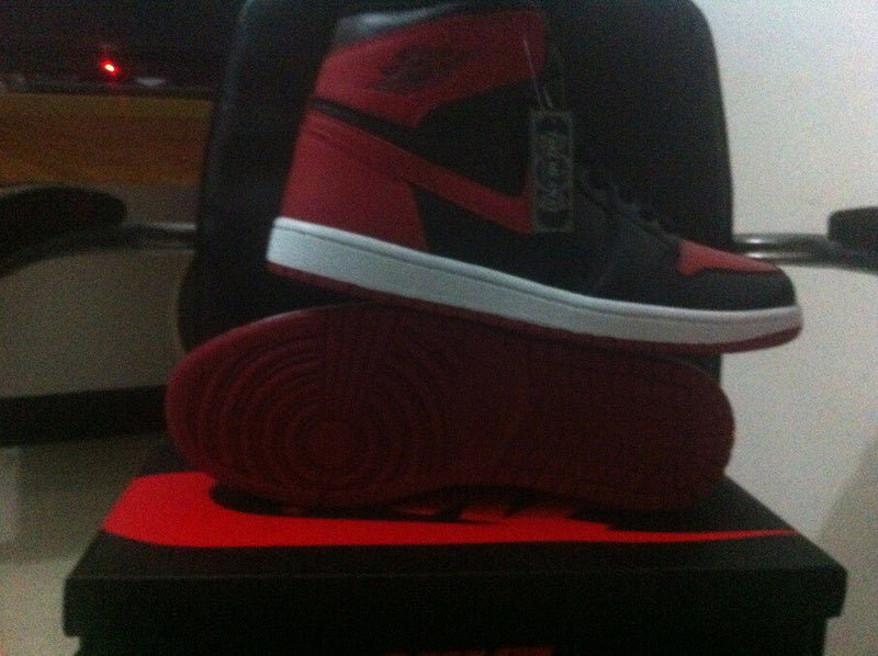 Jordan 1 High Black Red Men's Basketball Shoes 555088-123