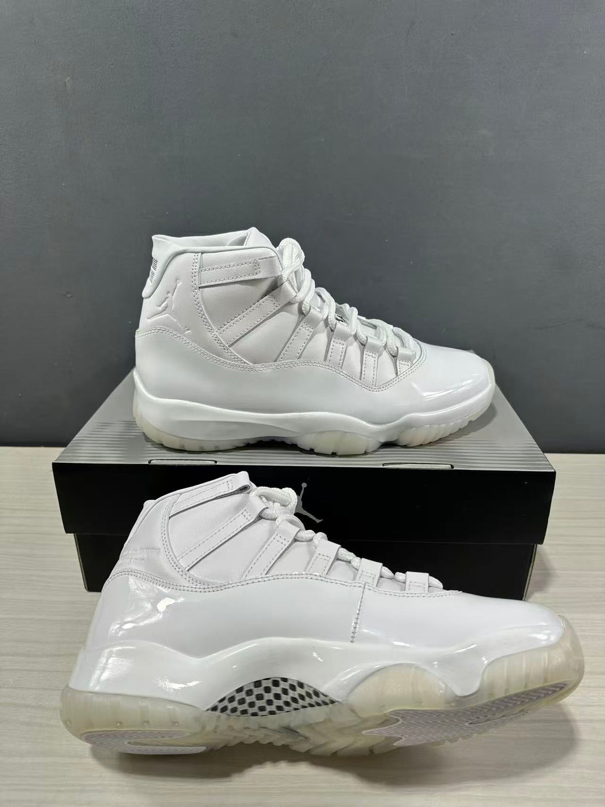 Jordan Air Jordan 11 Comme des Garçons White Sneakers IV7639-100