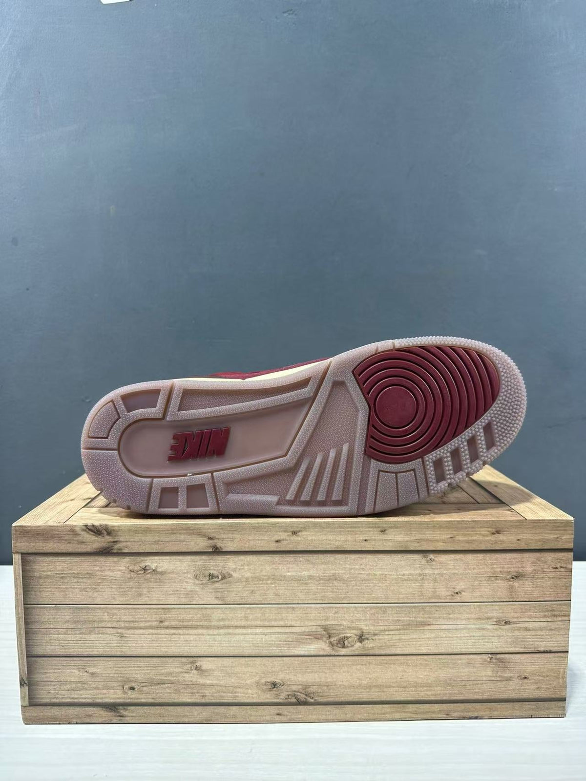 Jordan Air Jordan 3 Retro OG Burgundy Sneakers IO7744-600