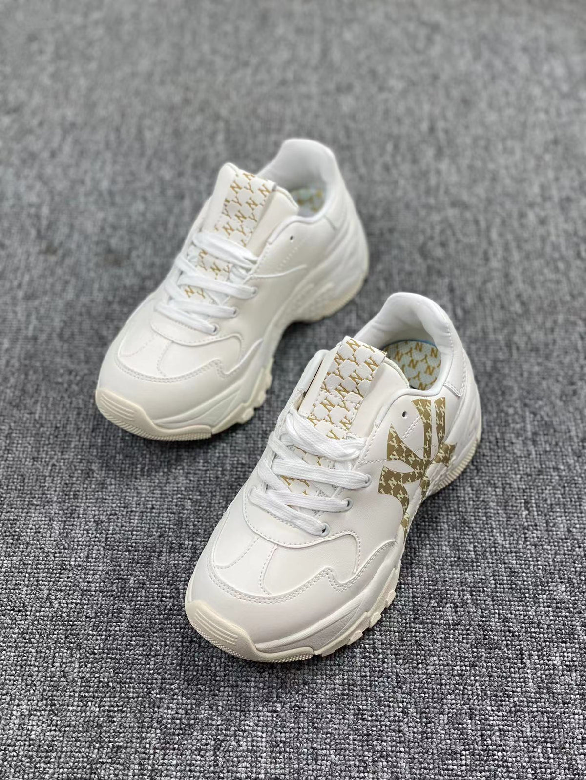 MLB Chunky Low-Top Sneakers in White