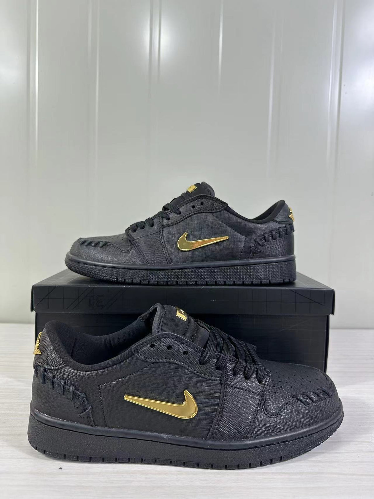Jordan Air Jordan 1 Low Sneakers Black/Gold FN5032-007