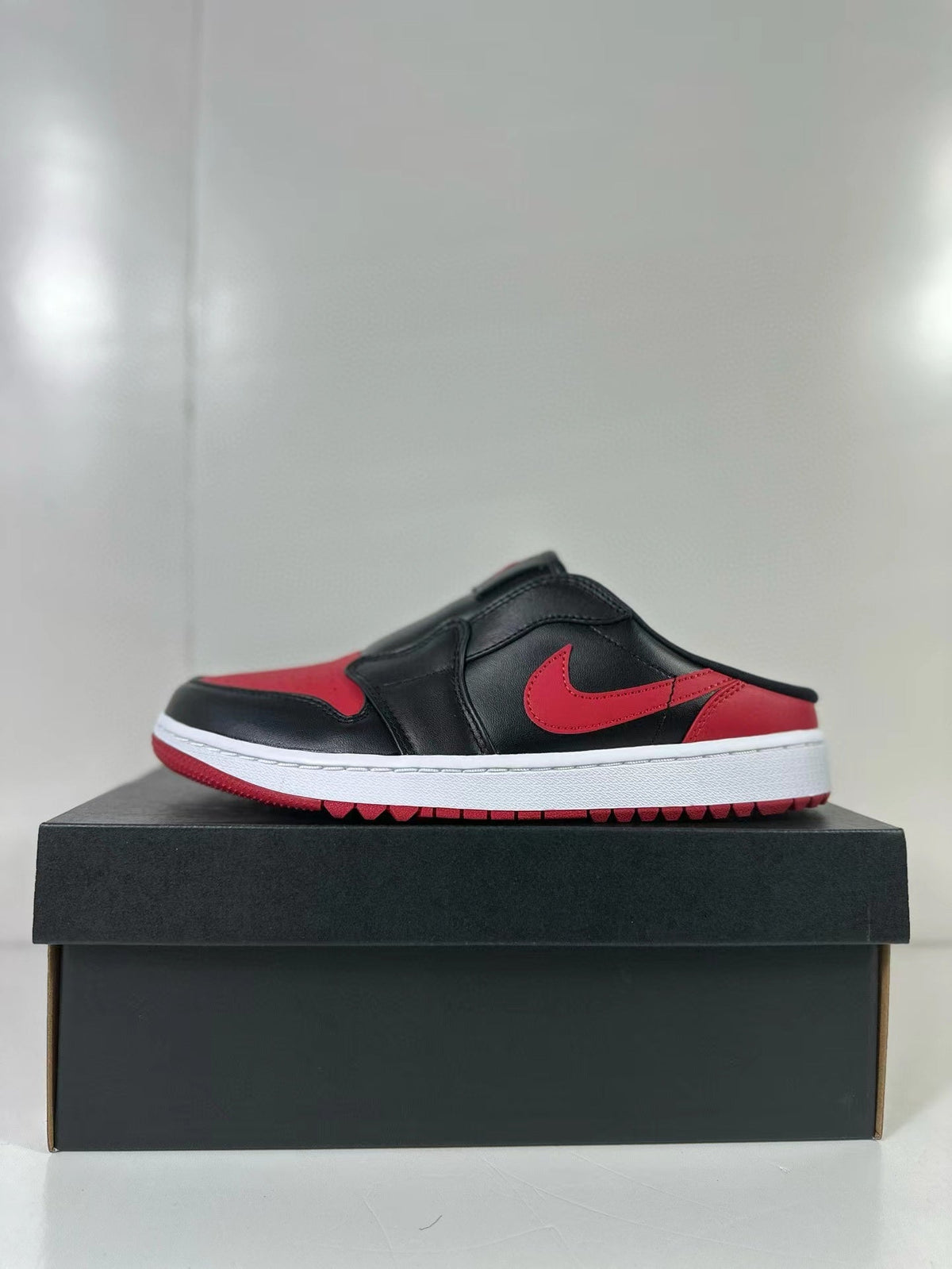 Jordan Air Jordan 1 Mule Bred Black Red FJ1214-001