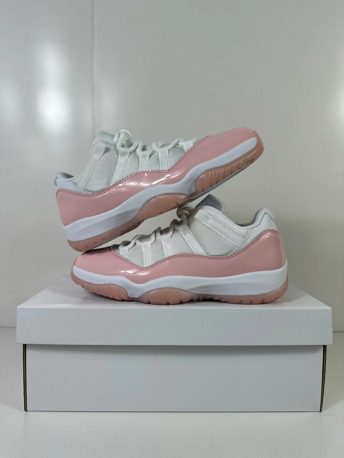 Jordan Air Jordan 11 Low Women’s Pink Sneakers AH7860-160